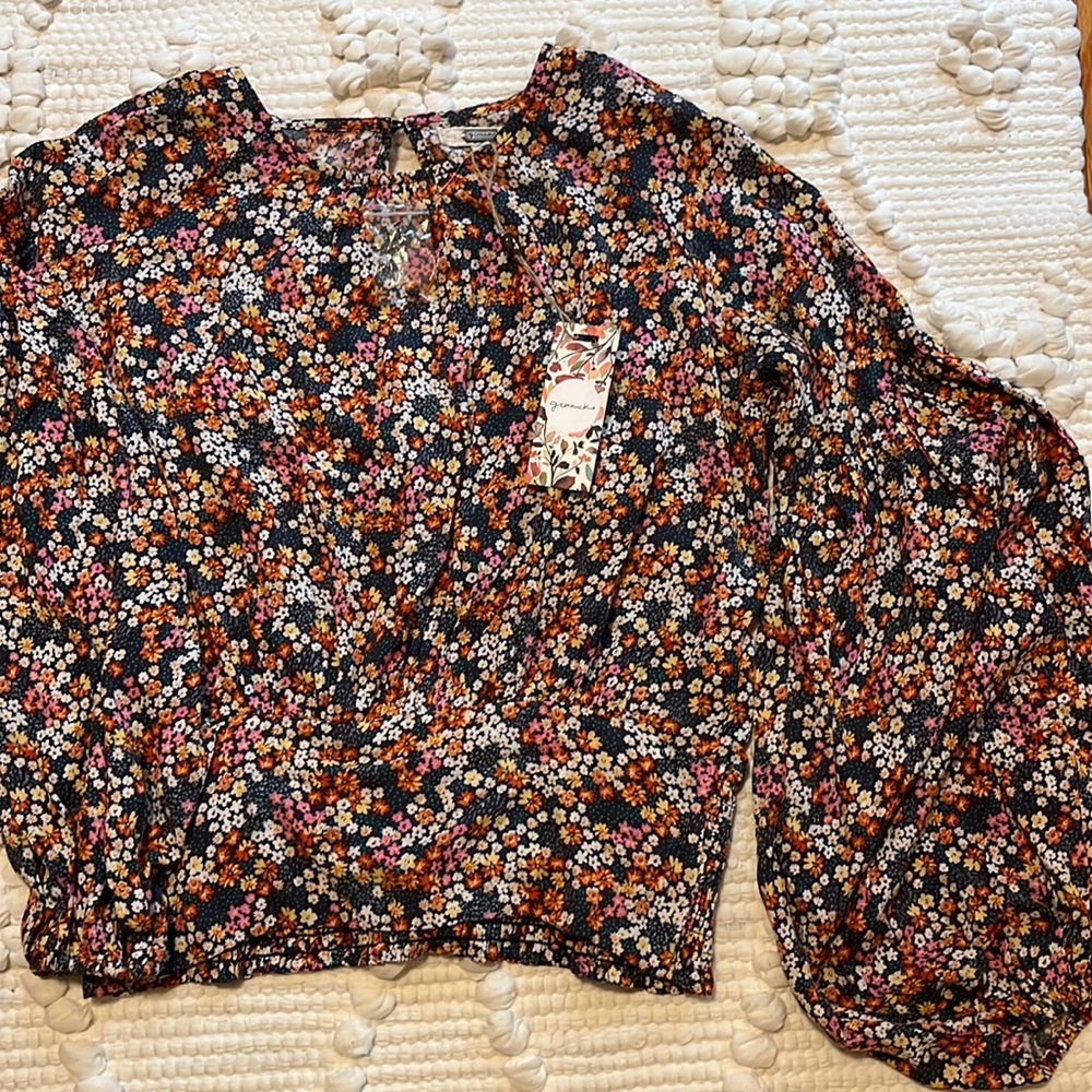 Floral long sleeve top from Buckle new